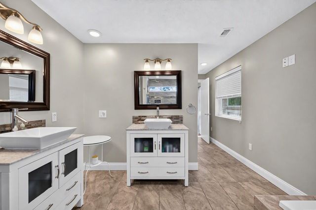 1003 Villa Court Drive, Seabrook, TX 77586