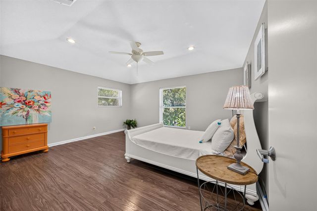 1003 Villa Court Drive, Seabrook, TX 77586