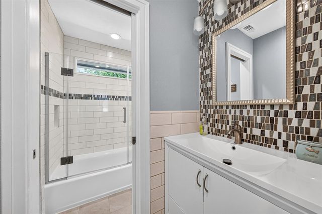 1003 Villa Court Drive, Seabrook, TX 77586