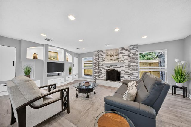 1003 Villa Court Drive, Seabrook, TX 77586