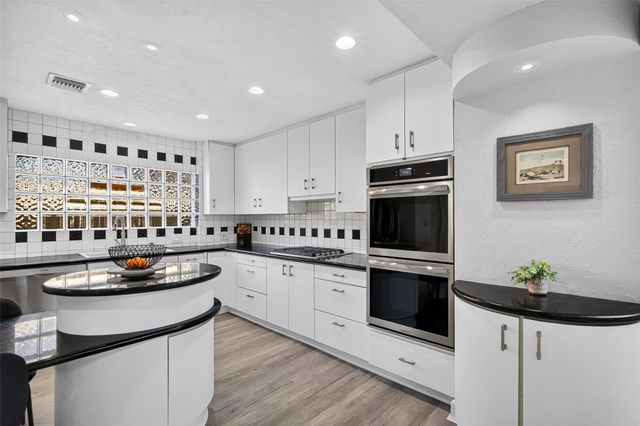 1003 Villa Court Drive, Seabrook, TX 77586