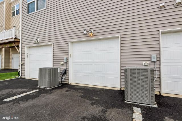 142-B FLEET CT, Bensalem, PA 19020
