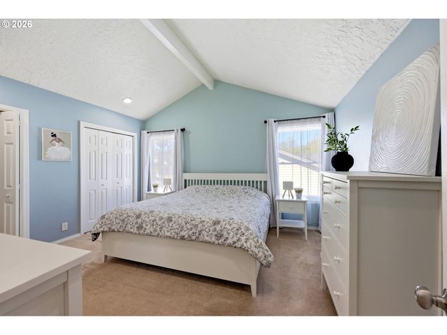 15598 Nw OVERTON Dr, Beaverton, OR 97006