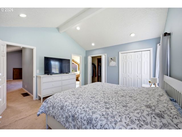 15598 Nw OVERTON Dr, Beaverton, OR 97006