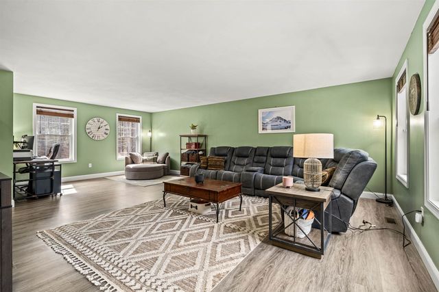 85 Kennard Road, Nottingham, NH 03290