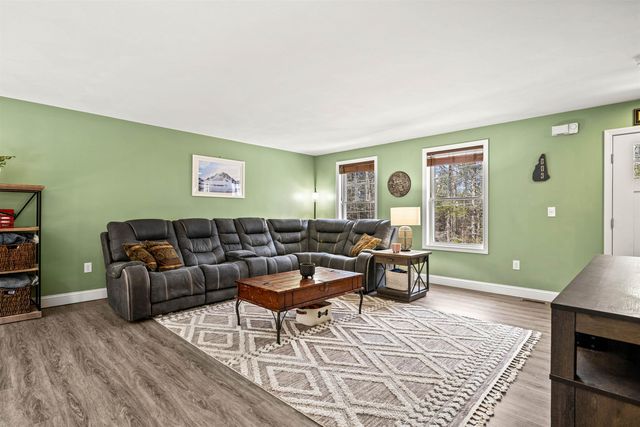 85 Kennard Road, Nottingham, NH 03290