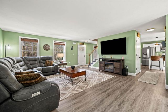 85 Kennard Road, Nottingham, NH 03290