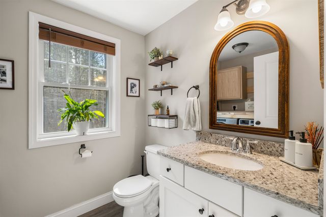 85 Kennard Road, Nottingham, NH 03290