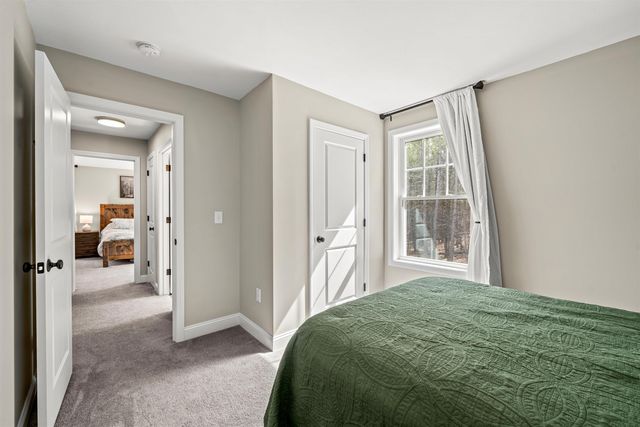 85 Kennard Road, Nottingham, NH 03290