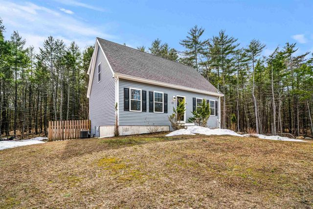 85 Kennard Road, Nottingham, NH 03290