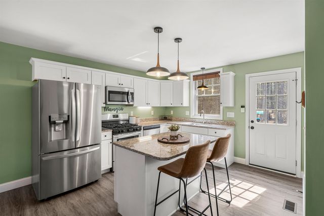 85 Kennard Road, Nottingham, NH 03290