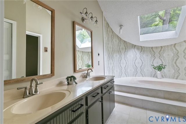 14307 Spring Gate Ct, Midlothian, VA 23112