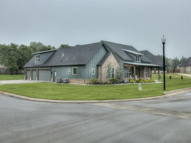 1880 Shaylee Lane, Choctaw, OK 73020