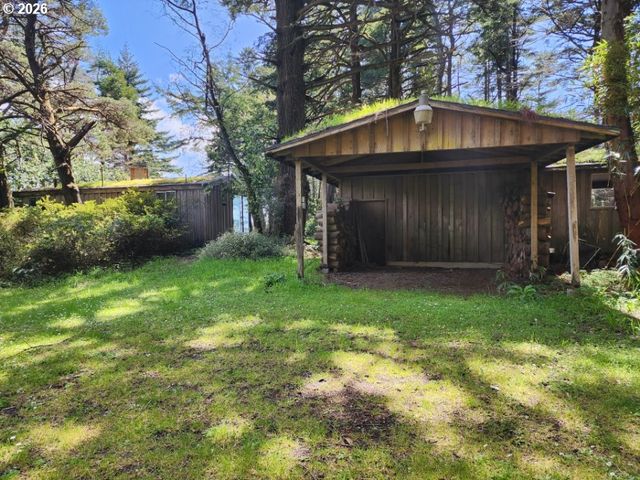 93204 CEMETERY LOOP Rd, Port Orford, OR 97465