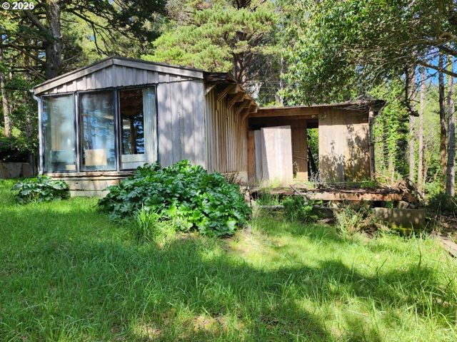93204 CEMETERY LOOP Rd, Port Orford, OR 97465