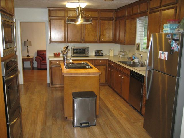 101 Locust, Village Mills, TX 77663