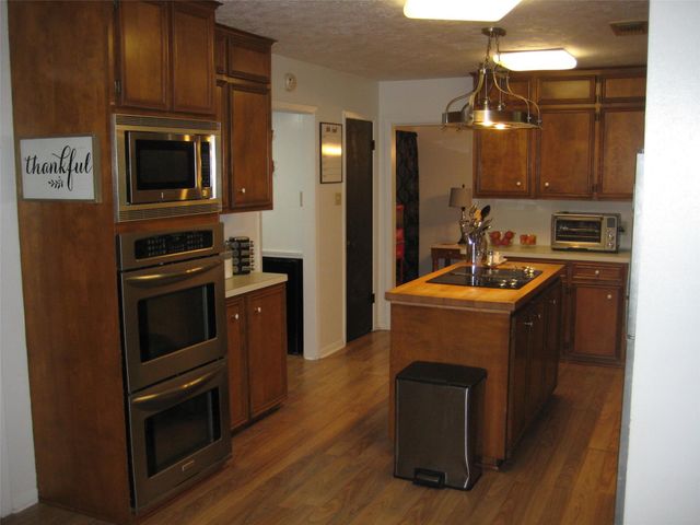 101 Locust, Village Mills, TX 77663