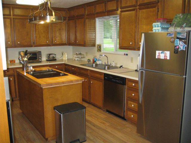 101 Locust, Village Mills, TX 77663