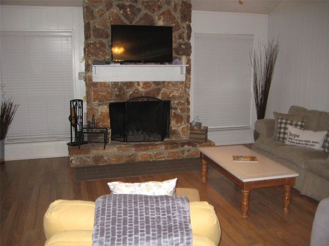 101 Locust, Village Mills, TX 77663