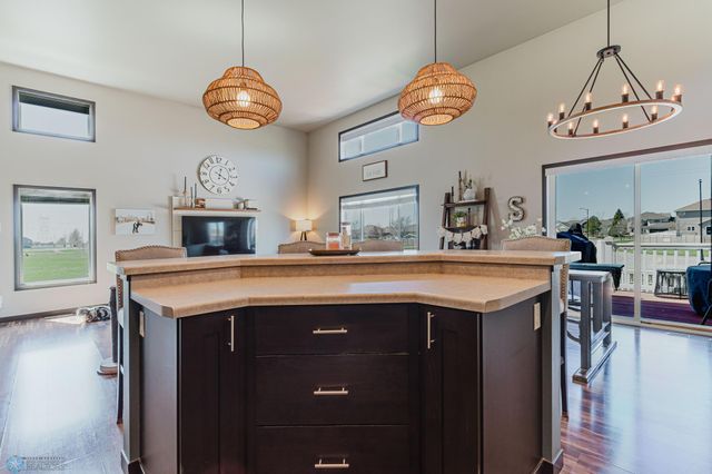 5595 TUSCAN Court S, Fargo, ND 58104