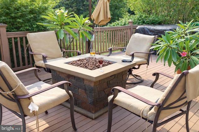 28 THOMAS SPEAKMAN DR, Glen Mills, PA 19342