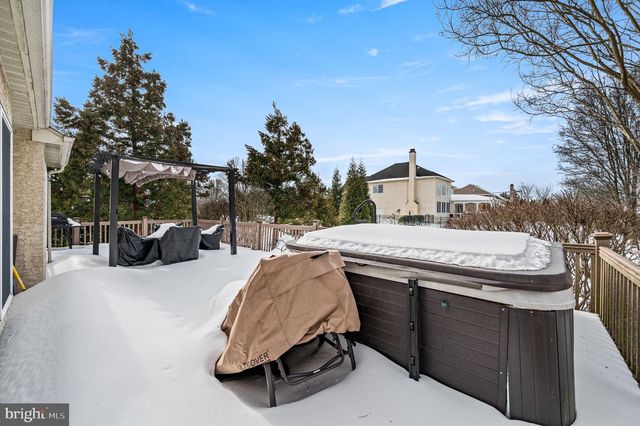 28 THOMAS SPEAKMAN DR, Glen Mills, PA 19342