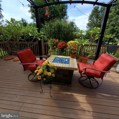 28 THOMAS SPEAKMAN DR, Glen Mills, PA 19342