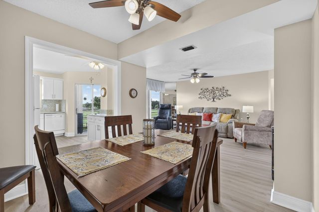 3871 Via Poinciana 407, Lake Worth, FL 33467