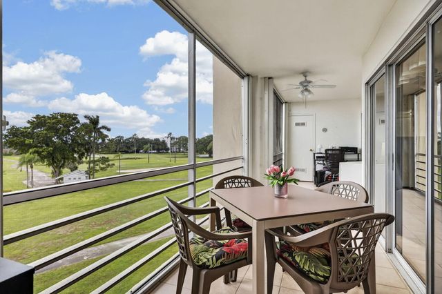 3871 Via Poinciana 407, Lake Worth, FL 33467