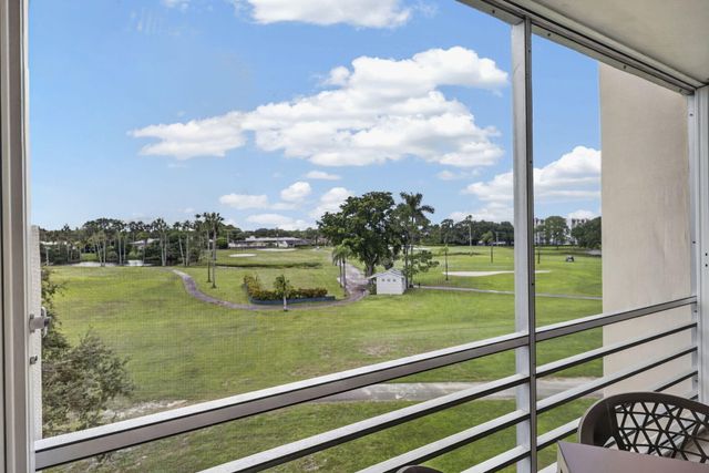 3871 Via Poinciana 407, Lake Worth, FL 33467