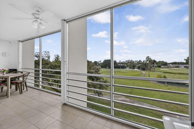 3871 Via Poinciana 407, Lake Worth, FL 33467