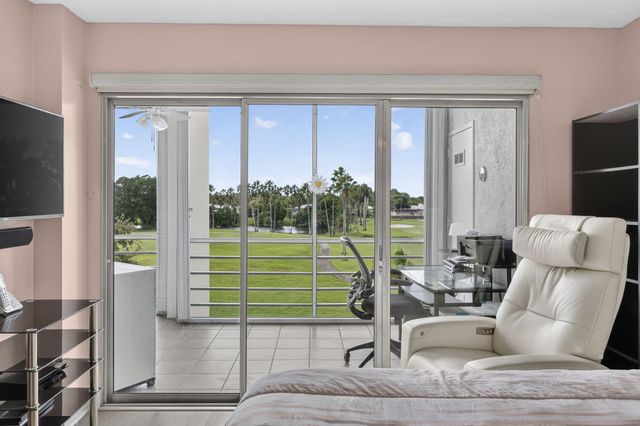3871 Via Poinciana 407, Lake Worth, FL 33467