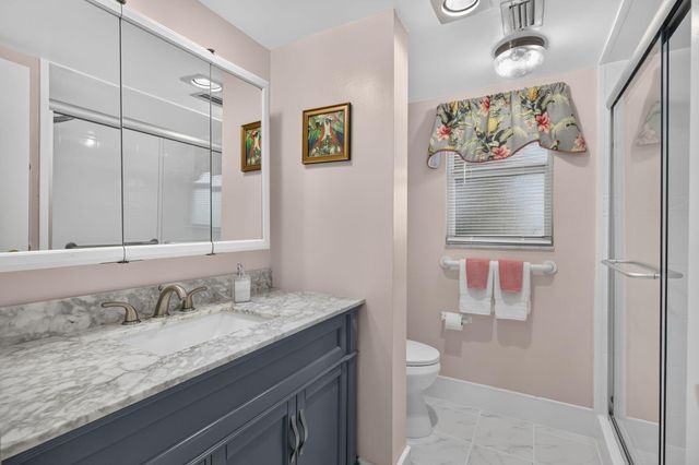 3871 Via Poinciana 407, Lake Worth, FL 33467