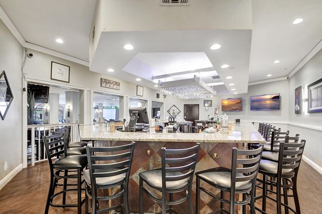 3871 Via Poinciana 407, Lake Worth, FL 33467