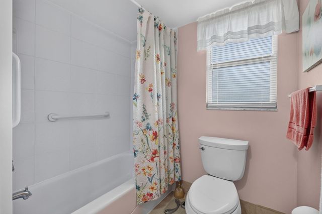 3871 Via Poinciana 407, Lake Worth, FL 33467