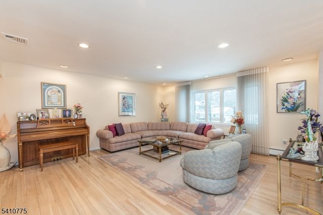 15 Alba Pl, Parsippany-troy Hills Twp., NJ 07054