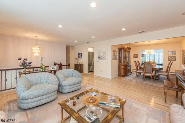 15 Alba Pl, Parsippany-troy Hills Twp., NJ 07054