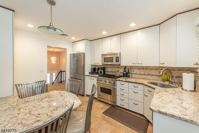 15 Alba Pl, Parsippany-troy Hills Twp., NJ 07054