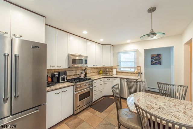 15 Alba Pl, Parsippany-troy Hills Twp., NJ 07054