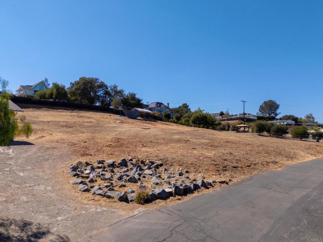2260 Buena Creek Road, Vista, CA 92084