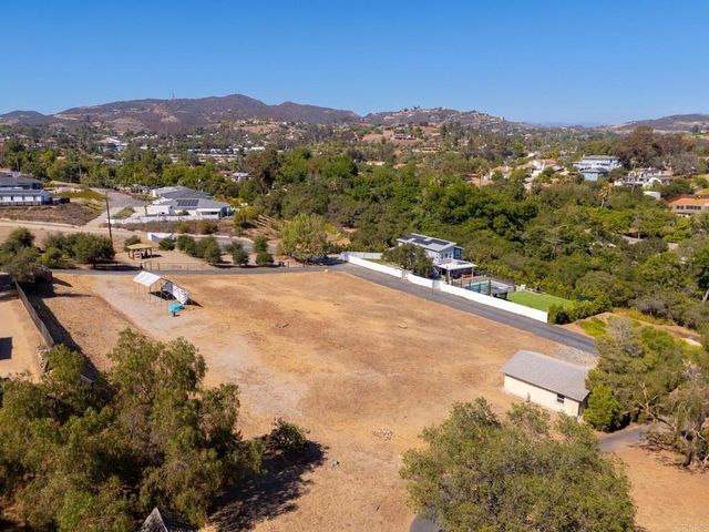 2260 Buena Creek Road, Vista, CA 92084
