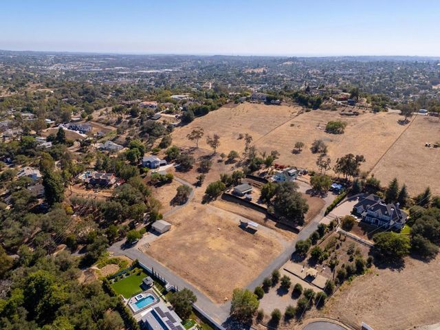 2260 Buena Creek Road, Vista, CA 92084