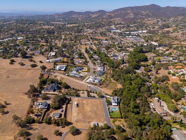 2260 Buena Creek Road, Vista, CA 92084