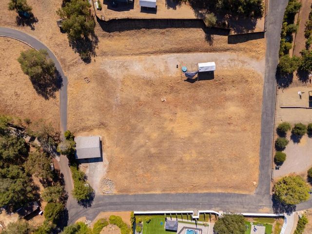 2260 Buena Creek Road, Vista, CA 92084
