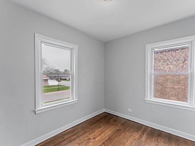 8252 S Calumet Avenue, Chicago, IL 60619