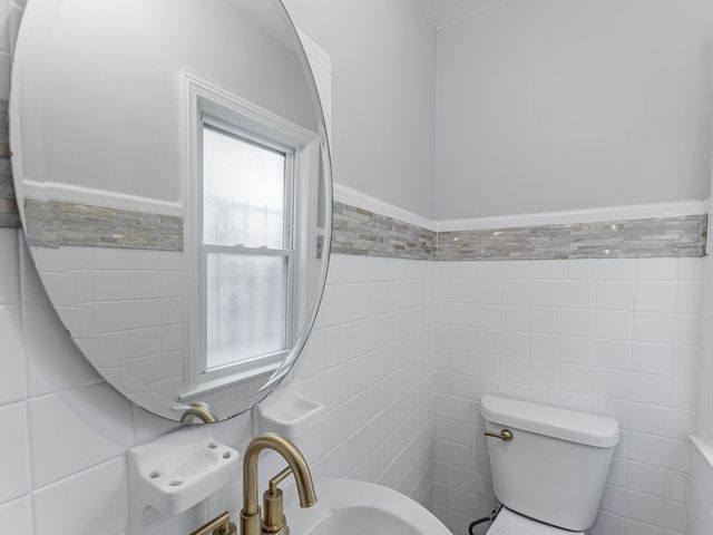 8252 S Calumet Avenue, Chicago, IL 60619