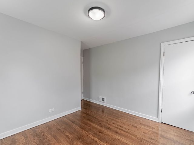 8252 S Calumet Avenue, Chicago, IL 60619