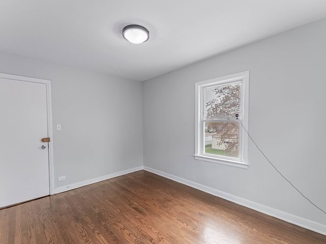 8252 S Calumet Avenue, Chicago, IL 60619