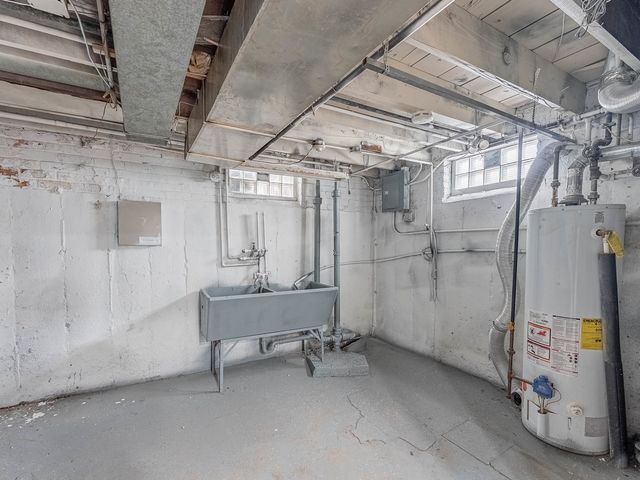 8252 S Calumet Avenue, Chicago, IL 60619