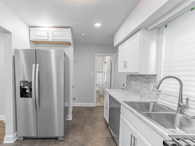 8252 S Calumet Avenue, Chicago, IL 60619